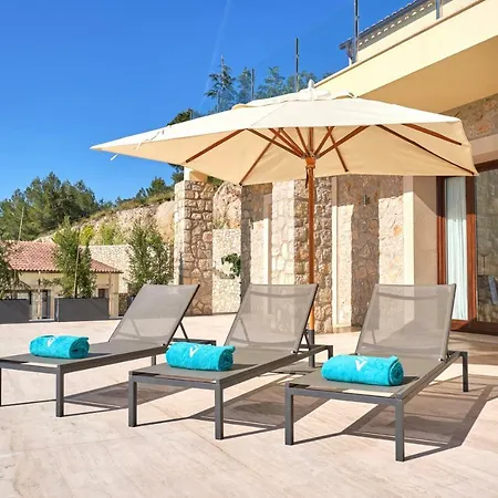 Diamond By Cap Vermell Estate Villa